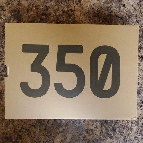 **DEADSTOCK 100% AUTHENTIC YEEZY 350 V2 - Picture 2 of 8